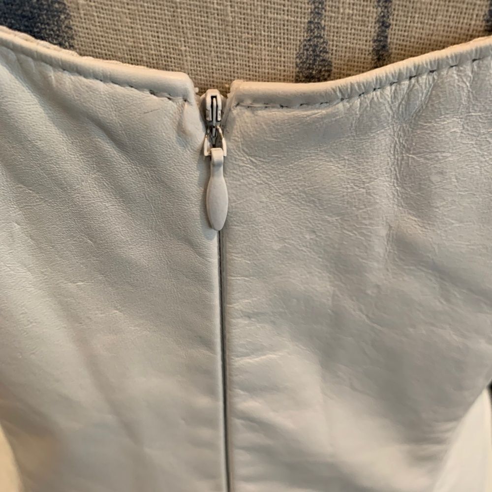 Dangerous Threads Women's 8 white leather with gold bead neck thin strap dress - Picture 6 of 16